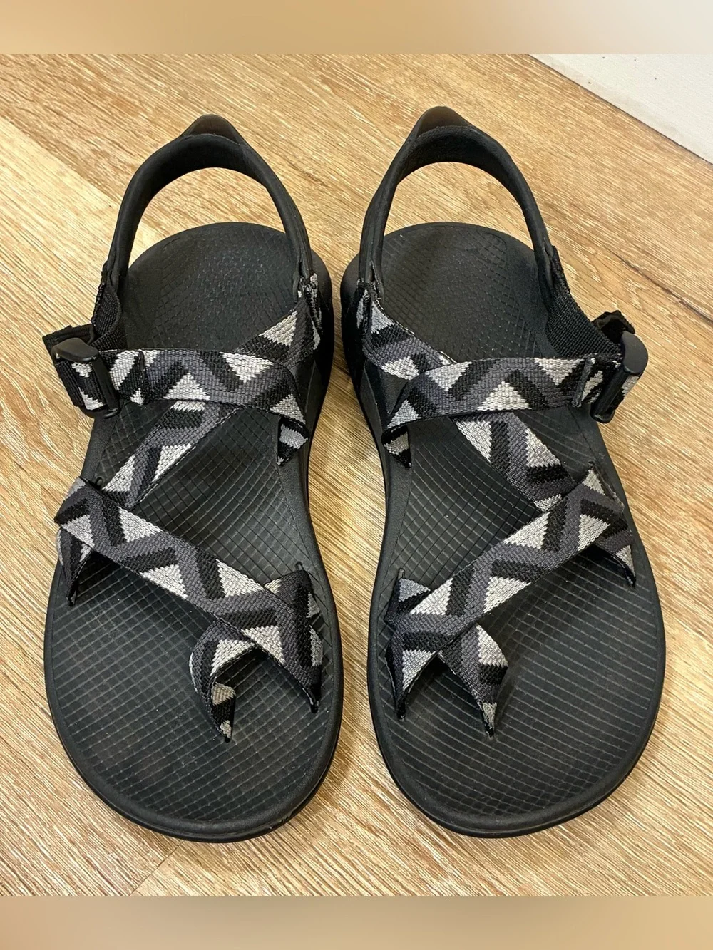 Chaco Men's Z/Canyon 2 Sandals Feature A Black Gray US 9 UK 8 EU 42